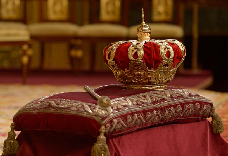 الحاكم أجير عند الأمَّة